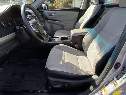 Used 2017 Toyota Camry image 13