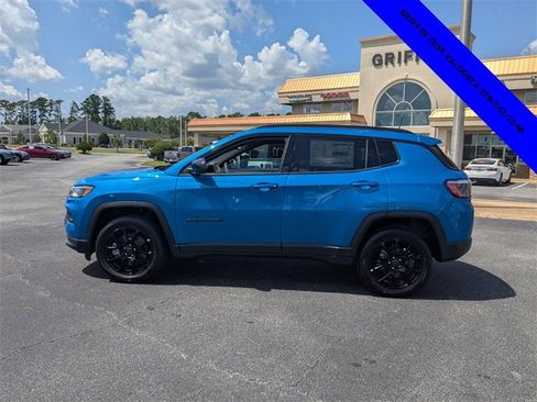 New 2025 Jeep Compass Latitude w/ Sun & Sound Group image 7