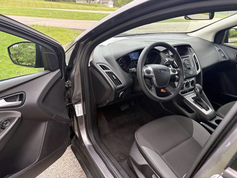 Used 2014 Ford Focus SE FWD image 11