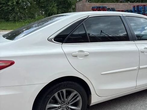 Used 2017 Toyota Camry SE FWD image 9
