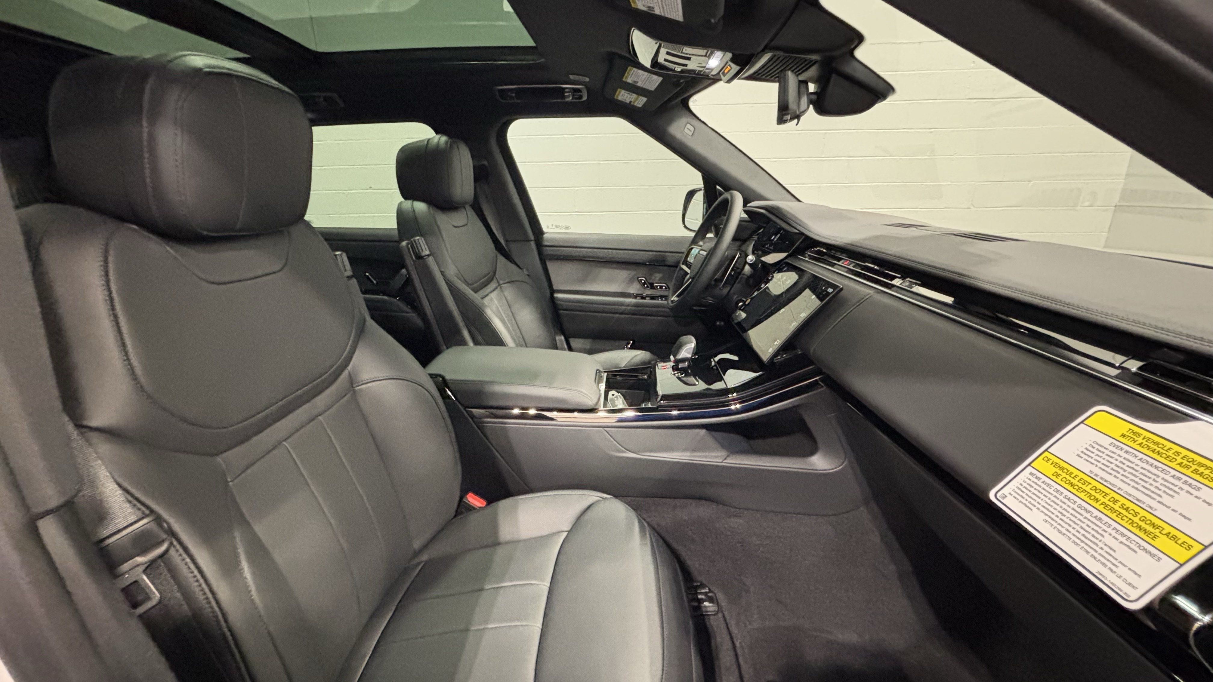 New 2026 Land Rover Range Rover Sport Dynamic SE AWD/4WD image 14