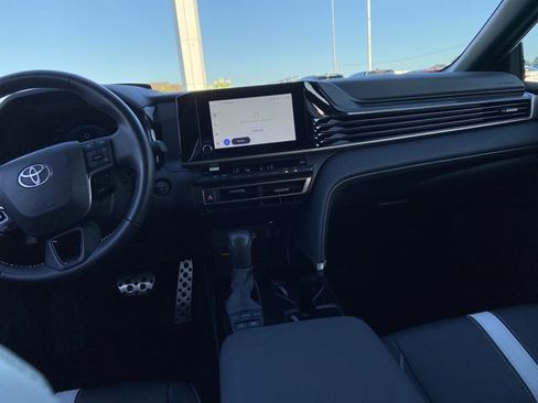 Used 2025 Toyota Camry SE FWD image 18