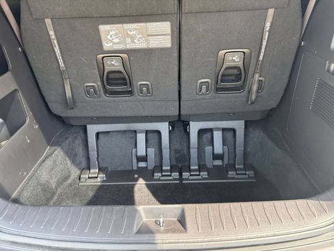 Used 2026 Kia Carnival FWD image 31