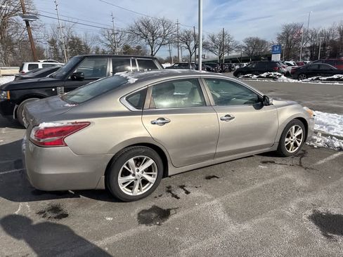 Used 2013 Nissan Altima 2.5 SV w/ 2.5SV Convenience Pkg image 12
