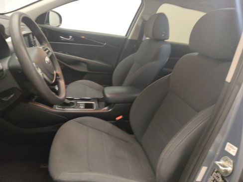 Used 2020 Kia Sorento LX image 17