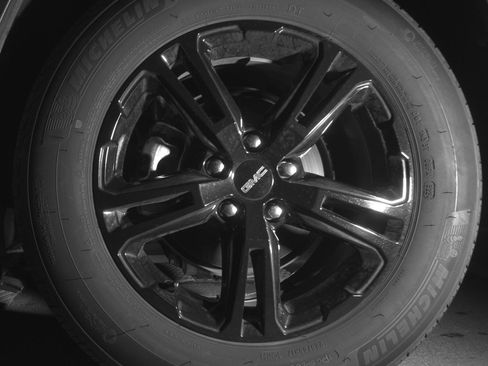 Used 2024 GMC Terrain SLE image 14