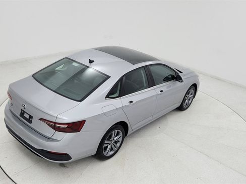 Used 2024 Volkswagen Jetta SE FWD image 17