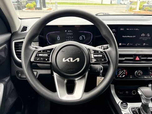 Used 2026 Kia Seltos LX FWD image 16