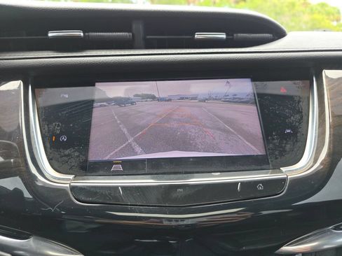 Used 2021 Cadillac XT6 Premium Luxury FWD image 38