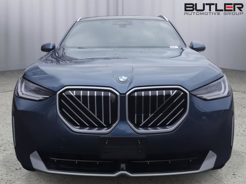 Used 2025 BMW X3 xDrive30i w/ Premium Package image 2