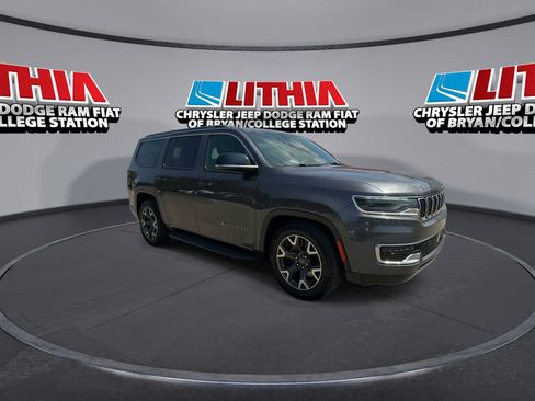 Used 2024 Jeep Wagoneer Series III AWD/4WD image 2