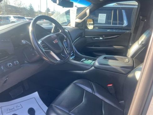 Used 2018 Cadillac Escalade Platinum image 7