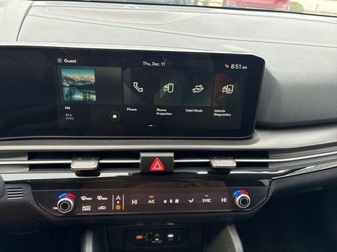 Used 2026 Kia Sportage EX w/ EX Panorama Roof Package image 13