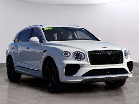 Used 2025 Bentley Bentayga Extended Wheelbase AWD/4WD image 3