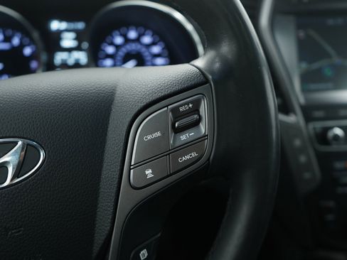 Used 2017 Hyundai Santa Fe Limited image 31