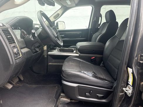 Used 2018 RAM 2500 Big Horn w/ Sport Appearance Group AWD/4WD image 4