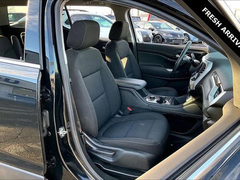 Used 2023 GMC Acadia SLE w/ Driver Convenience Package image 28