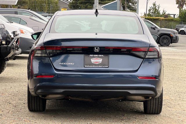 Used 2025 Honda Accord SE image 7