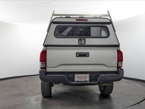 Used 2021 Toyota Tacoma SR RWD image 7