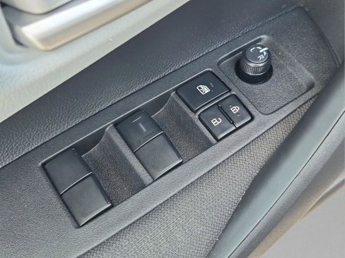 Used 2026 Toyota Corolla SE FWD image 16