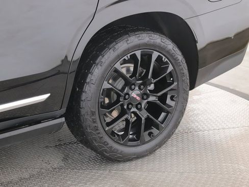 Used 2023 GMC Yukon Denali image 14