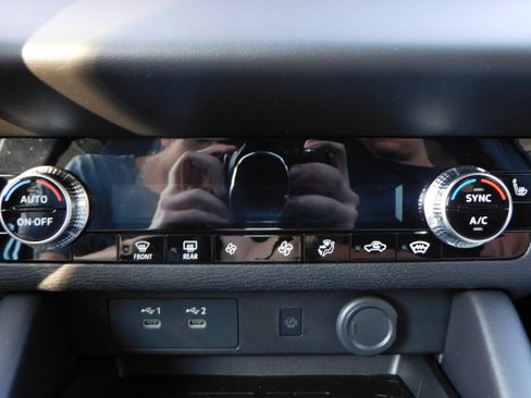 New 2025 Mitsubishi Outlander SE image 22