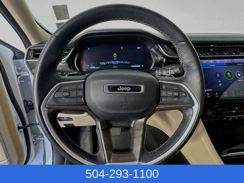 Used 2022 Jeep Grand Cherokee L Limited image 11