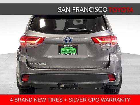 Certified 2017 Toyota Highlander LE image 4