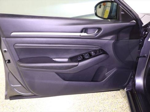 Used 2023 Nissan Altima 2.5 SV w/ SV Premium Package FWD image 34