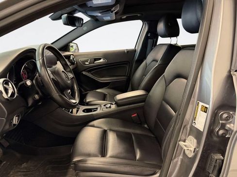 Used 2018 Mercedes-Benz GLA 250 4MATIC w/ Premium Package image 18