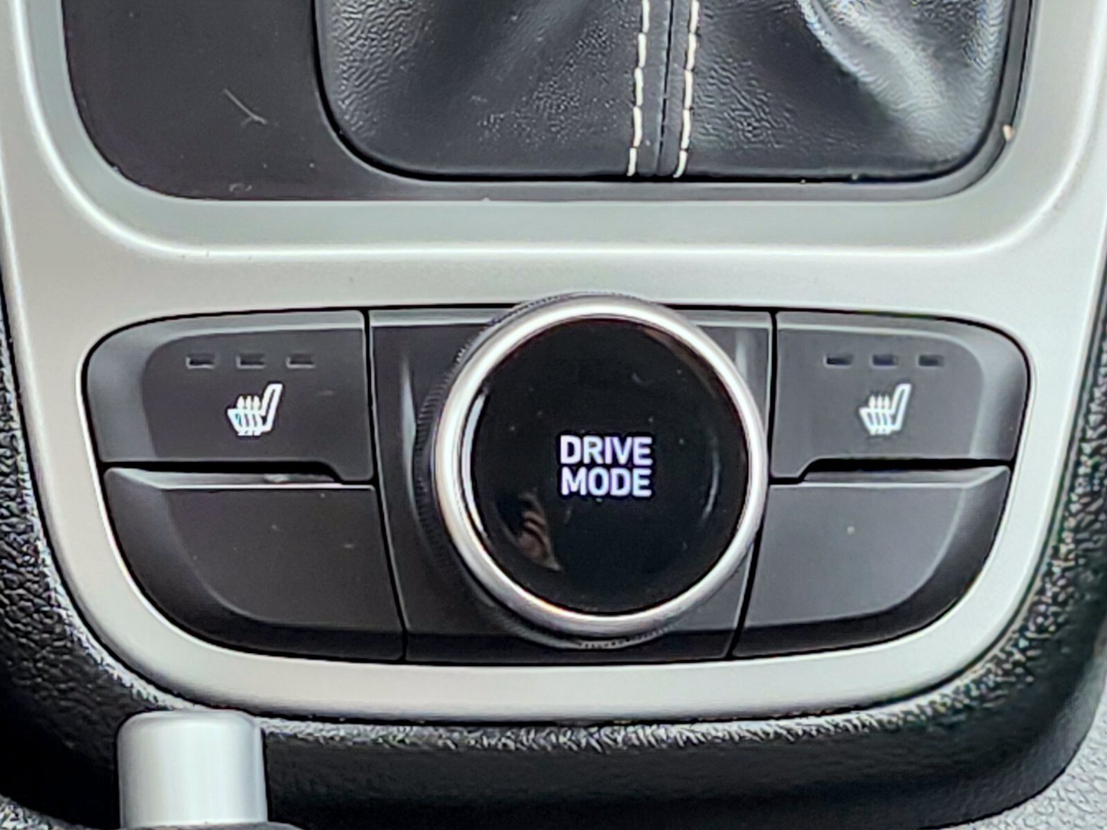 Certified 2026 Hyundai Venue SEL FWD image 24