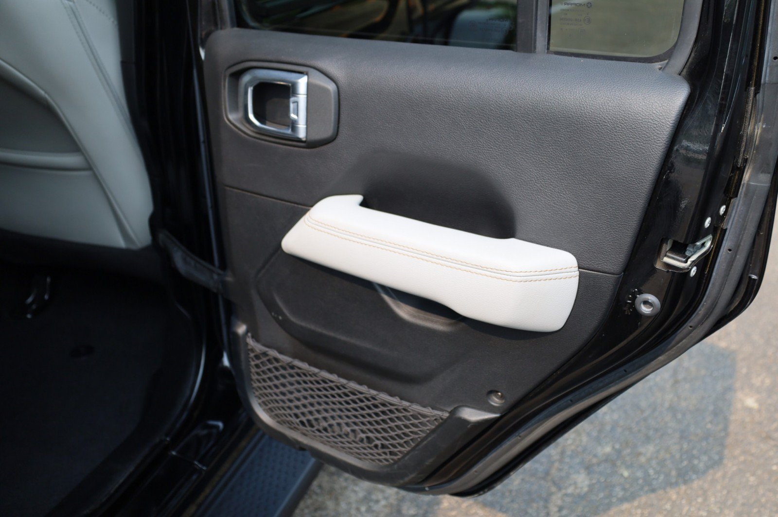 Used 2021 Jeep Wrangler Unlimited Sahara AWD/4WD image 34
