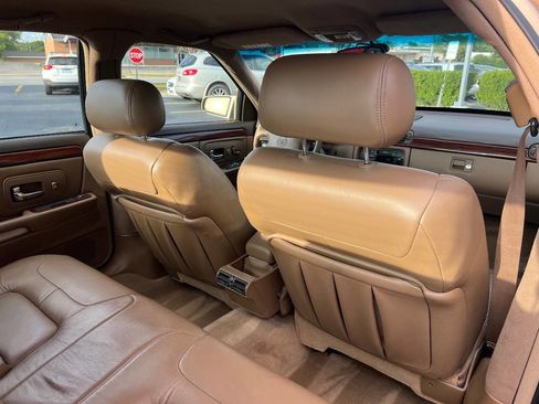 Used 1999 Cadillac De Ville w/ Comfort/Convenience Pkg image 22