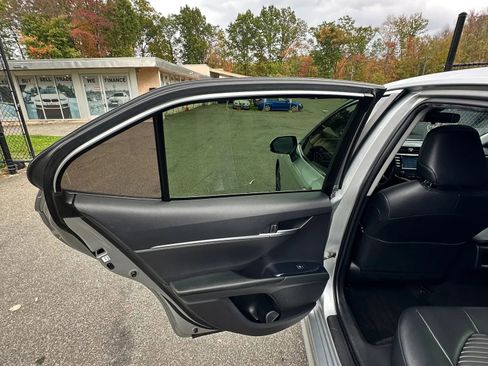 Used 2018 Toyota Camry SE image 27