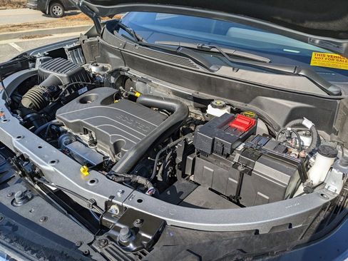 Used 2025 Chevrolet Equinox LT w/ Convenience Package II image 58