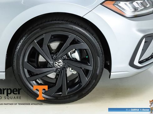Used 2025 Volkswagen Jetta SE w/ Sunroof Package FWD image 14