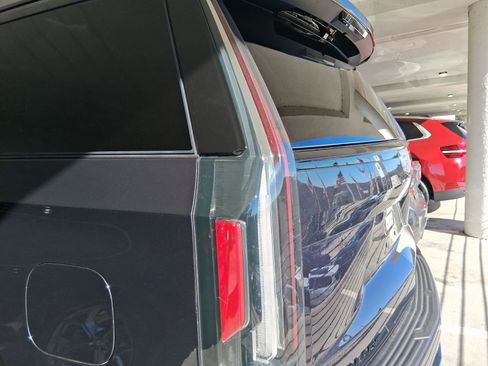 Used 2024 Cadillac Escalade Sport Platinum w/ LPO, ONYX Package image 8