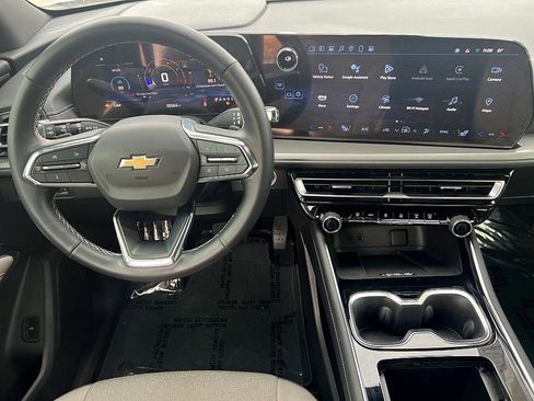 Used 2024 Chevrolet Traverse LT image 18