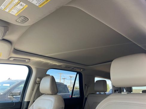 Used 2024 Ford Expedition Limited image 32