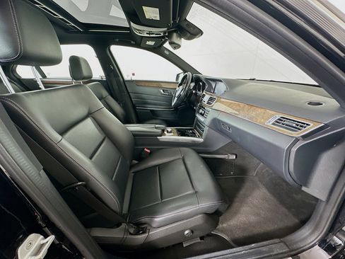Used 2014 Mercedes-Benz E 350 Sedan image 32