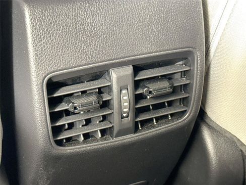 Used 2024 Toyota Corolla Cross LE FWD image 36