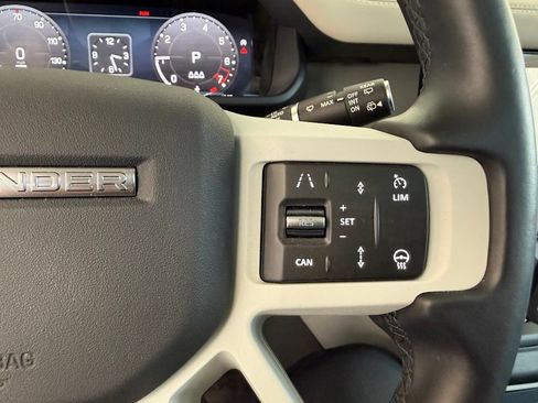 Certified 2024 Land Rover Defender 110 X-Dynamic SE AWD/4WD image 28