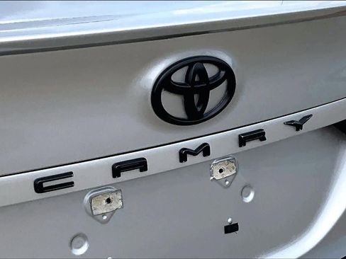 Used 2020 Toyota Camry XSE FWD image 29