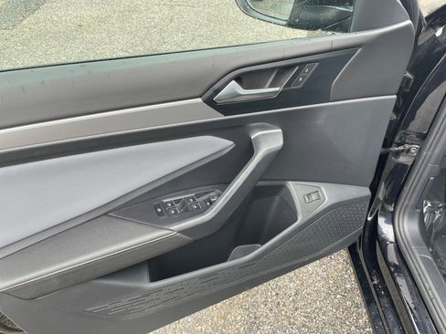 Used 2025 Volkswagen Jetta SE image 20