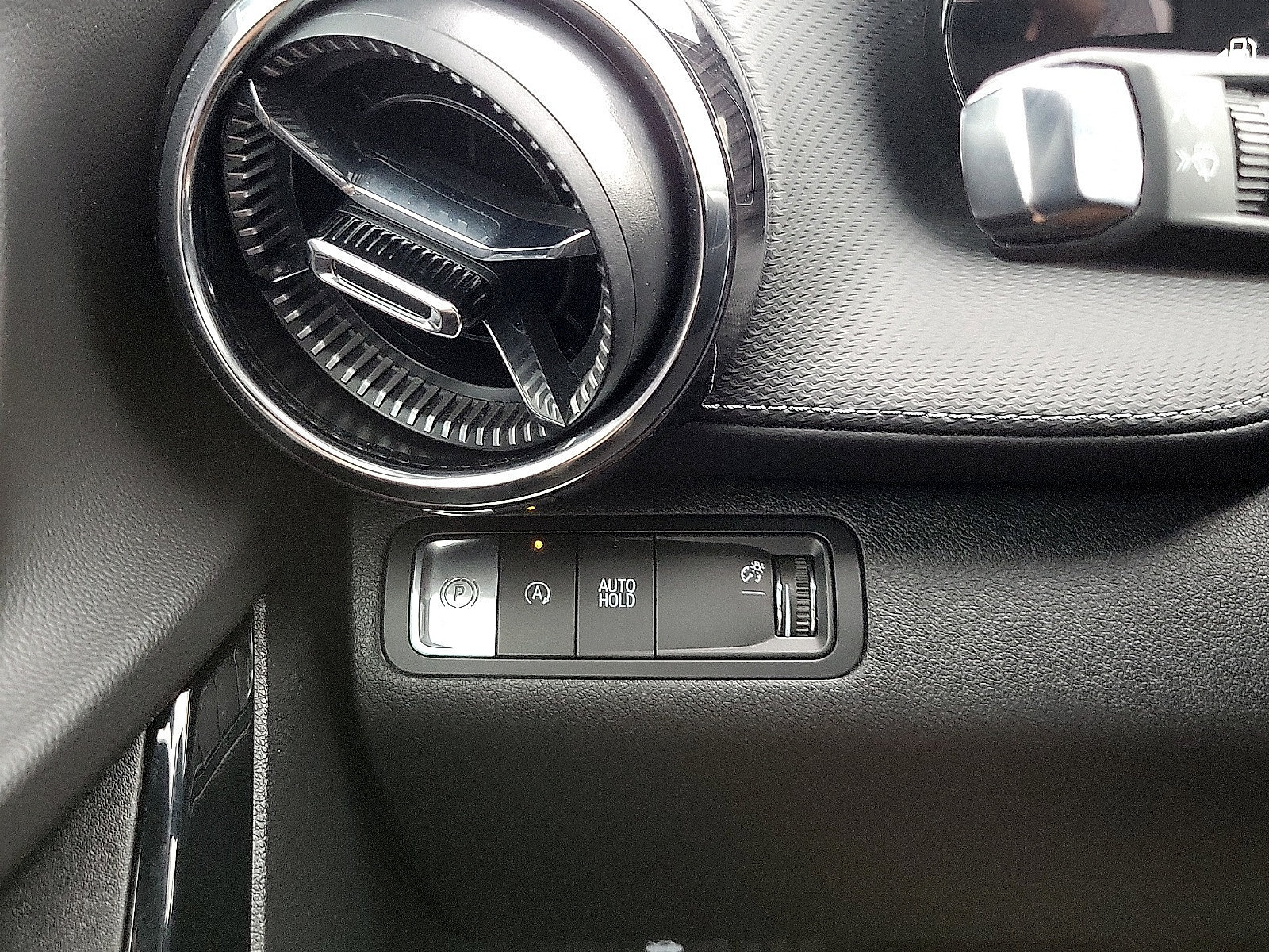 Used 2026 Chevrolet Equinox LT w/ Convenience Package II FWD image 14