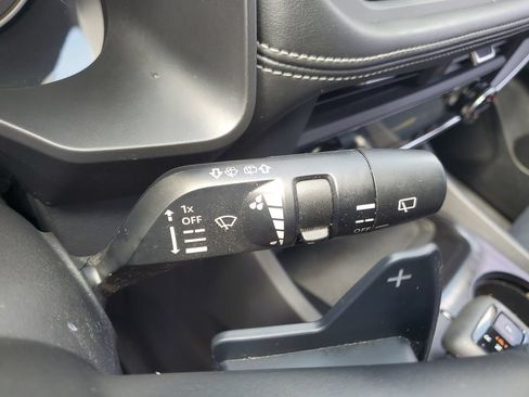 Used 2023 Nissan Rogue SV AWD/4WD image 15