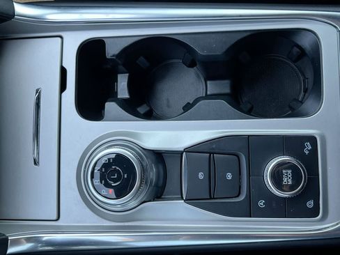 Used 2023 Ford Explorer Platinum w/ Technology Package AWD/4WD image 32