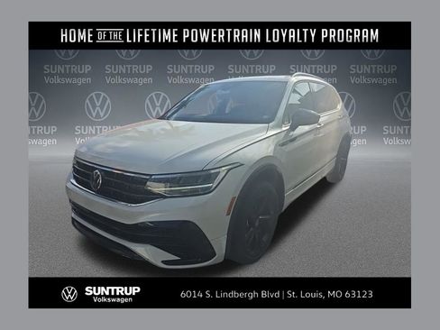 Used 2023 Volkswagen Tiguan SE R-Line FWD image 1