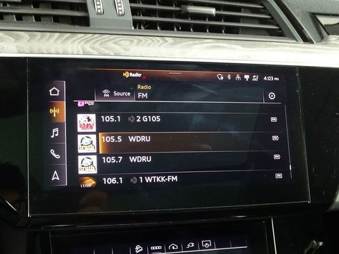 Used 2021 Audi e-tron Premium Plus image 35