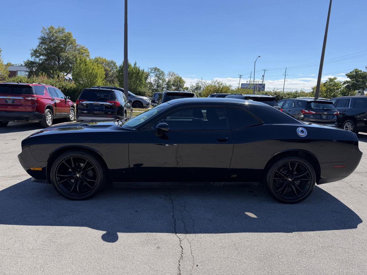 Used 2014 Dodge Challenger SXT RWD image 6